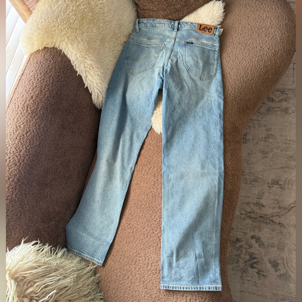 Lee Mid Rise Rider Straight Jeans in the Shade to the Sky - Picture 4 of 6